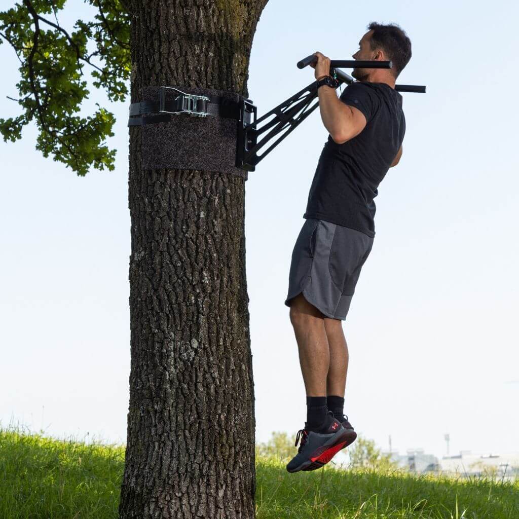 Sbarra per Trazioni da Esterno per Cortile o Parco, la Tua Palestra Portatile con Oltre 35 Esercizi
