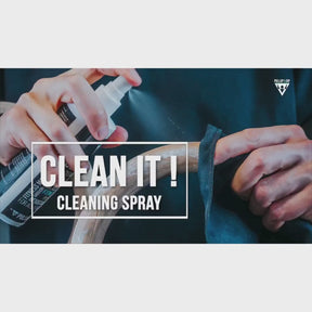 CLEAN IT! Detergente per tappetino multiuso con panno in microfibra e spray detergente (250 ml) per gli accessori da fitness